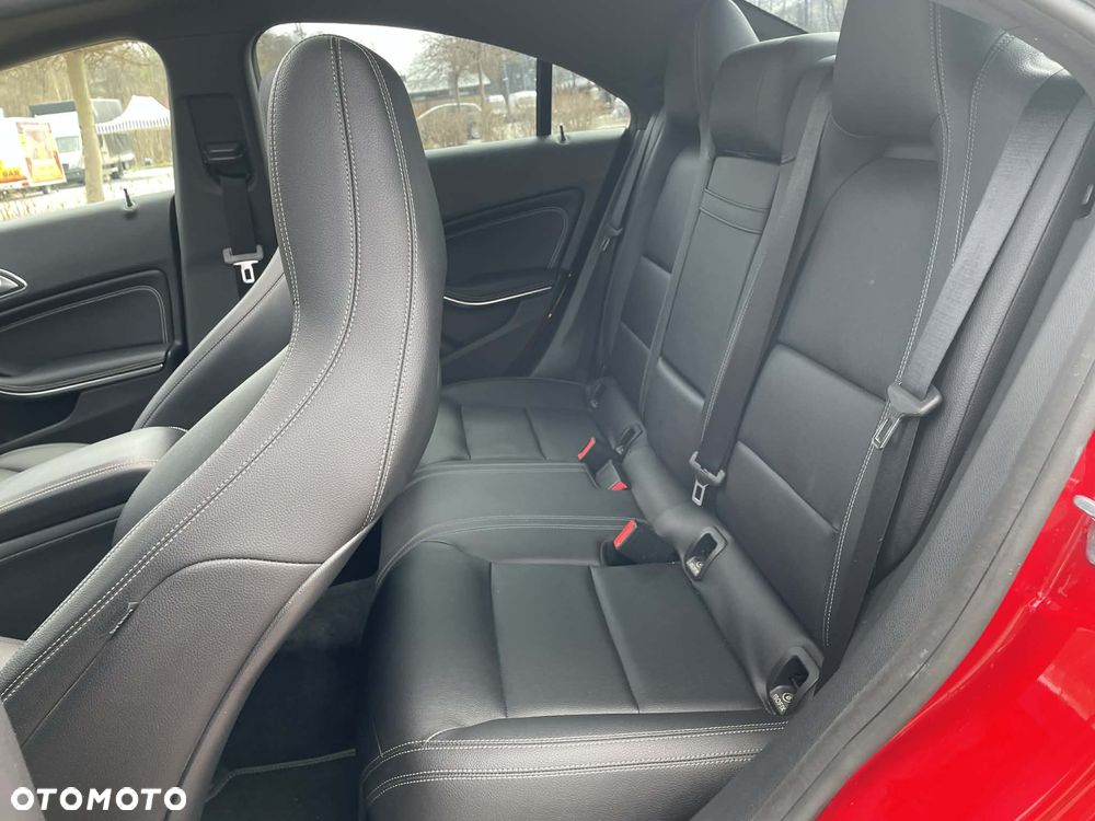 Mercedes-Benz CLA 250 4Matic 7G-DCT Sport - 28