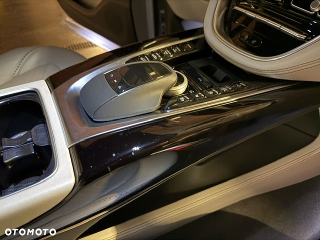 Aston Martin DBX - 17