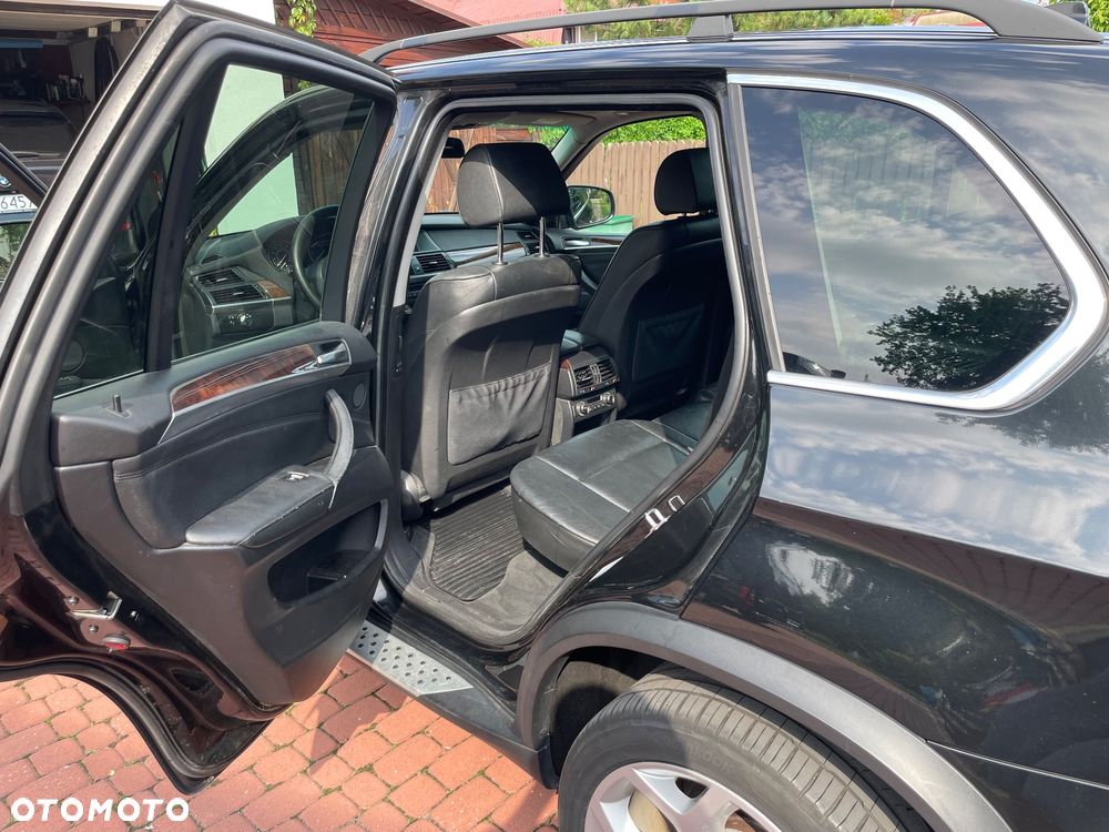 BMW X5 4.8i xDrive - 9
