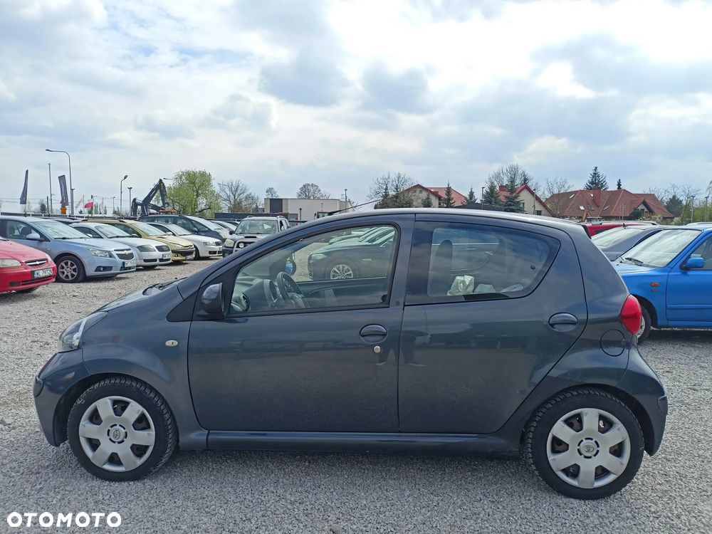 Toyota Aygo - 2