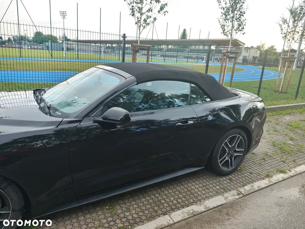 Ford Mustang - 16