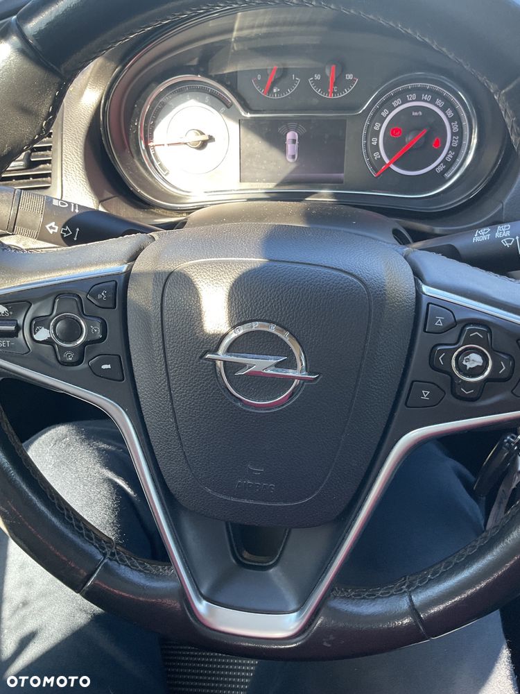 Opel Insignia - 32