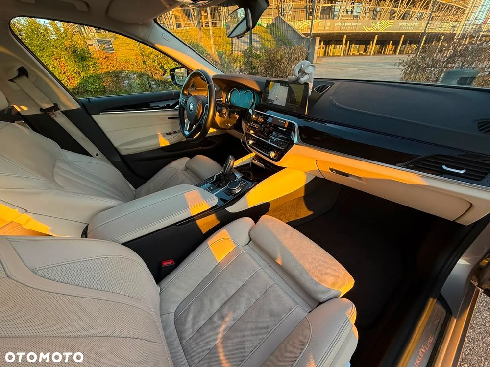 BMW Seria 5 530i Luxury Line - 10