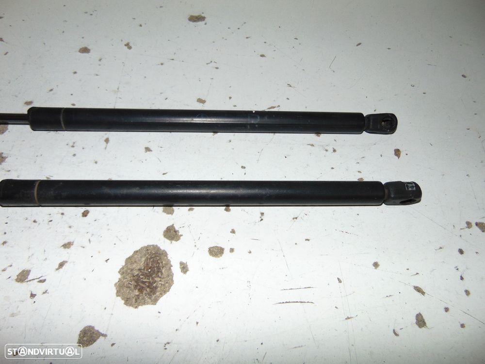 Mitsubishi space star/cargo amortecedores mala - 3