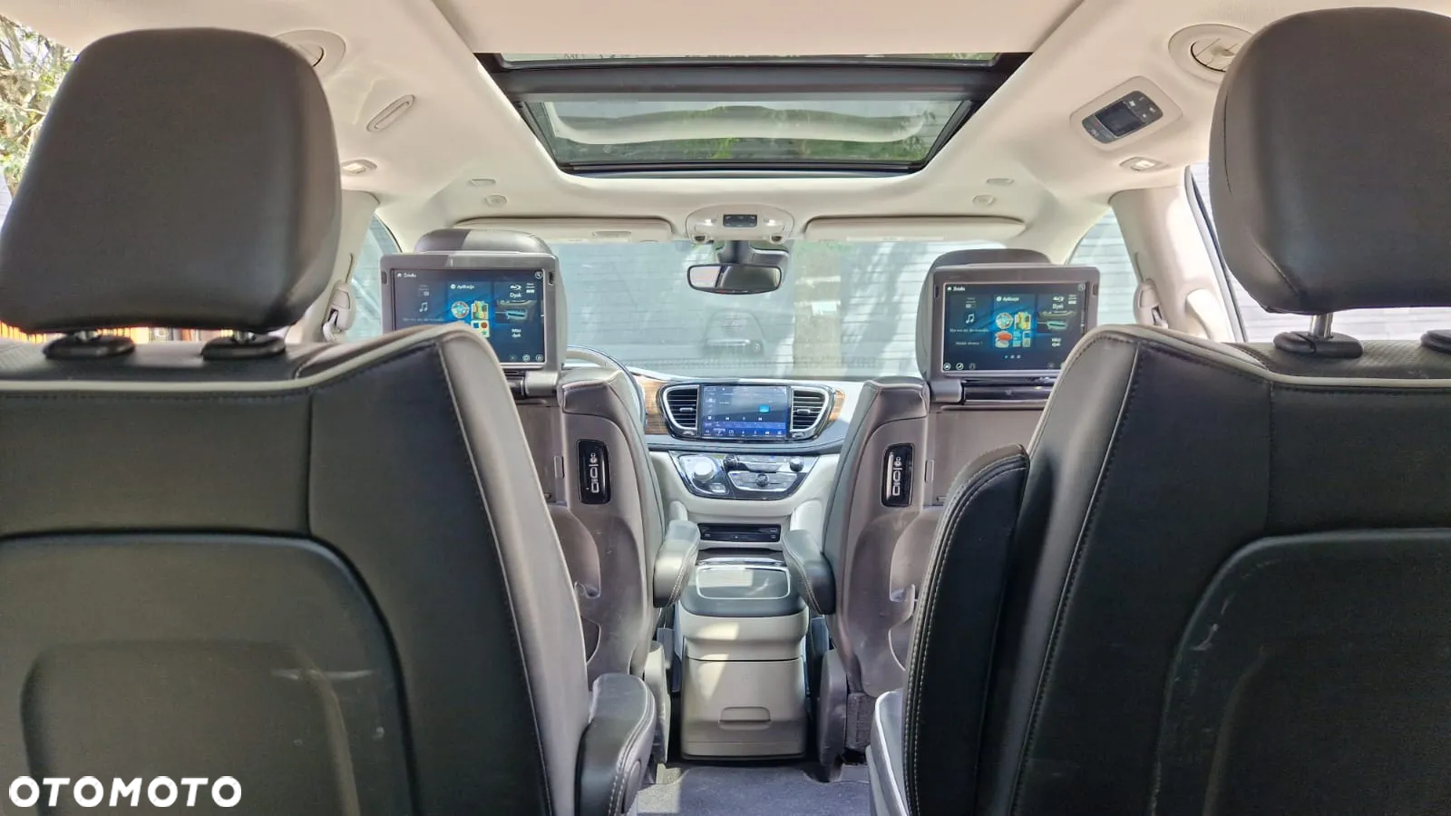 Chrysler Pacifica - 28