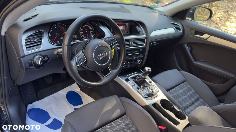 Audi A4 Avant 2.0 TDI DPF Ambiente - 17