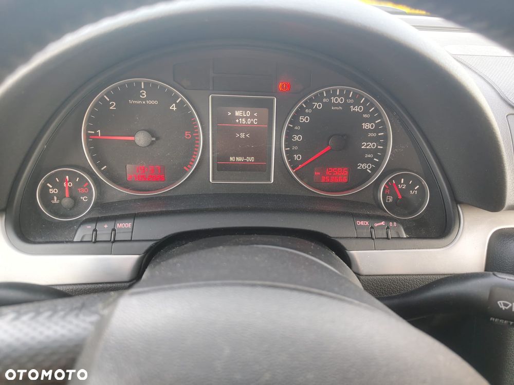 Audi A4 Avant 2.0 TDI Quattro - 8