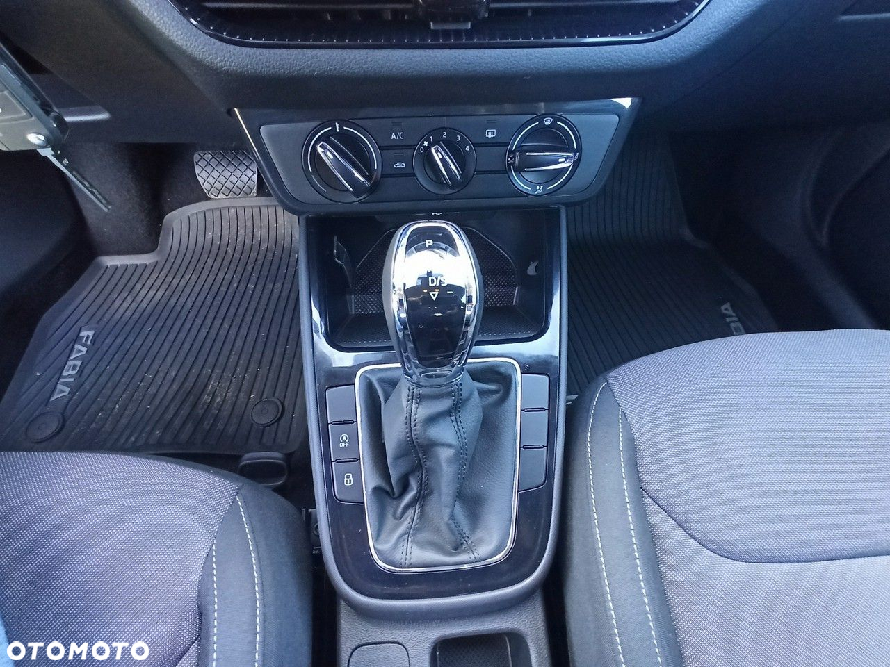 Skoda Fabia 1.0 TSI Ambition DSG - 12