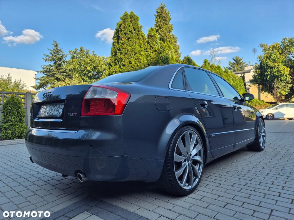 Audi A4 Limousine - 14