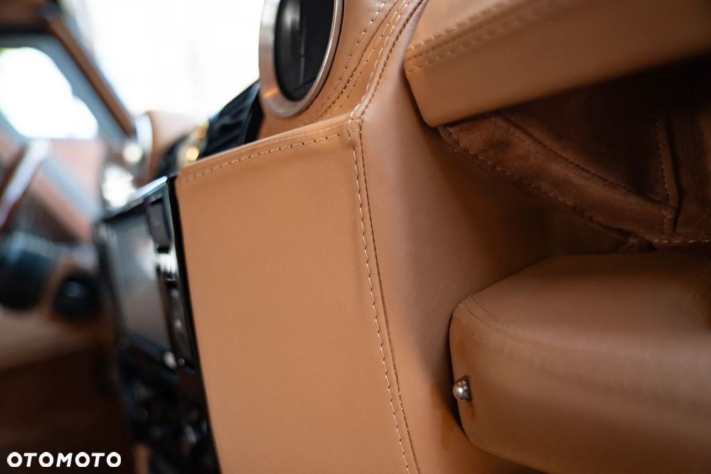 Land Rover Defender 90 Station Wagon SVX - 26