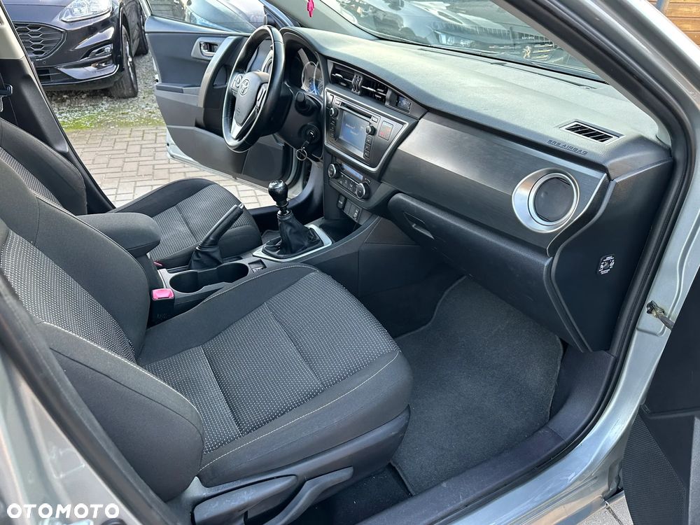 Toyota Auris - 22