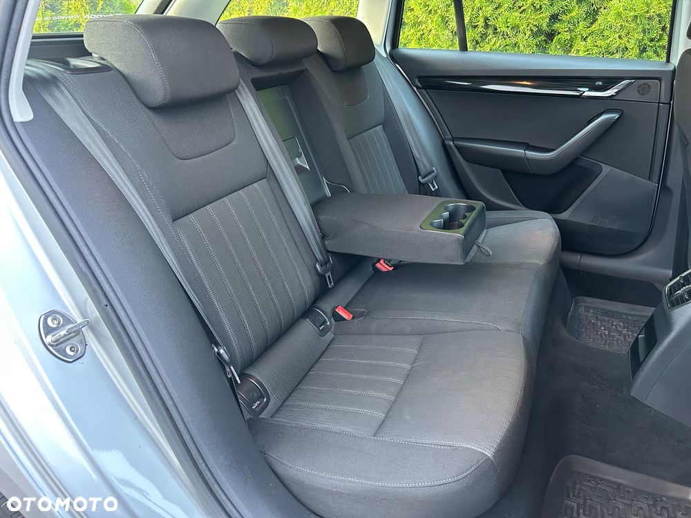 Skoda Octavia 2.0 TDI SCR Ambition DSG - 27