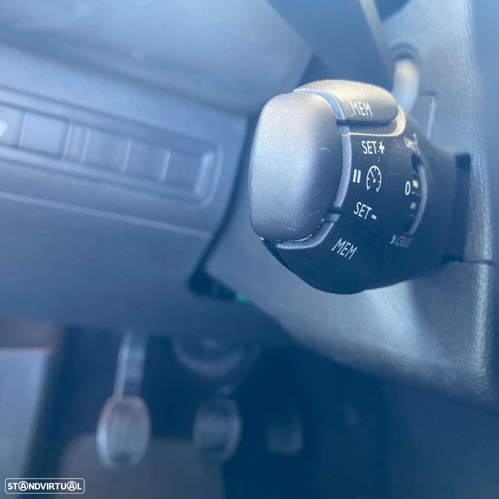 Peugeot 308 1.6 BlueHDi Allure J17 - 25