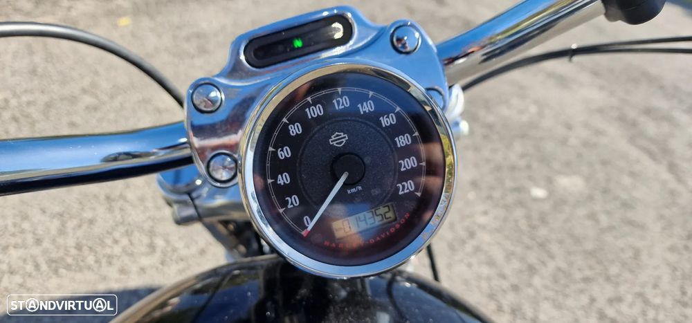 Harley-Davidson Sportster Custom 1200 XL - 1
