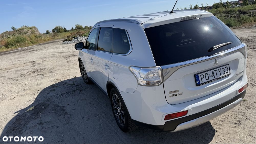 Mitsubishi Outlander - 4
