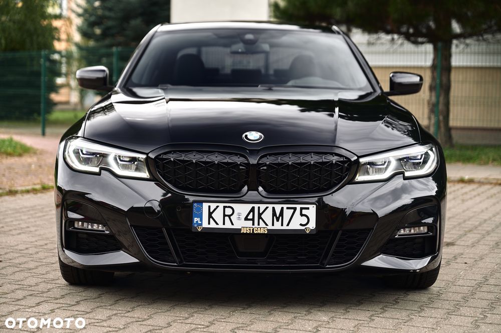 BMW Seria 3 320d xDrive M Sport Shadow - 11
