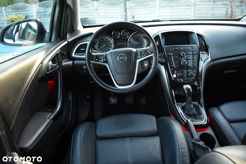 Opel Astra 1.4 Turbo Edition - 26