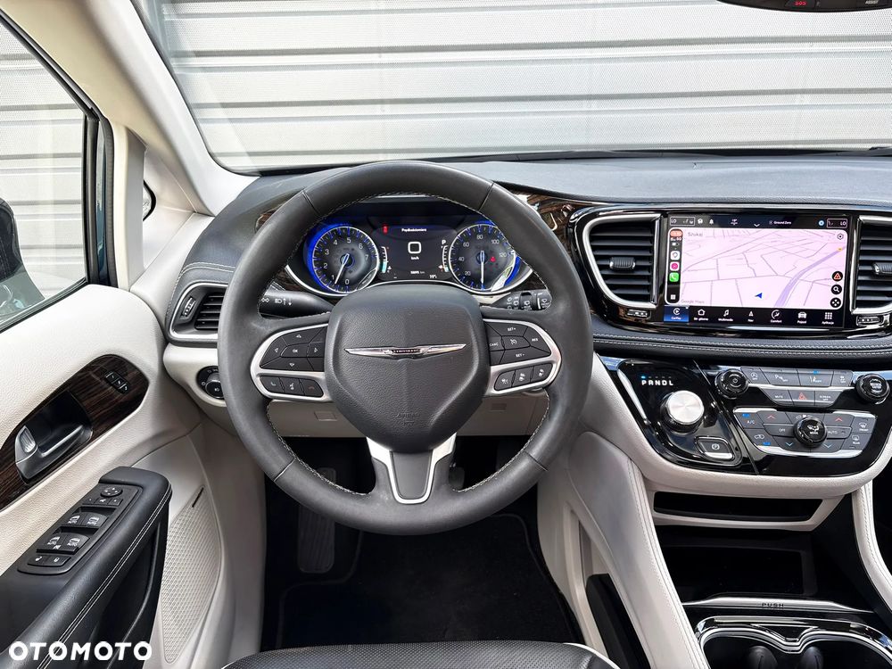 Chrysler Pacifica - 23