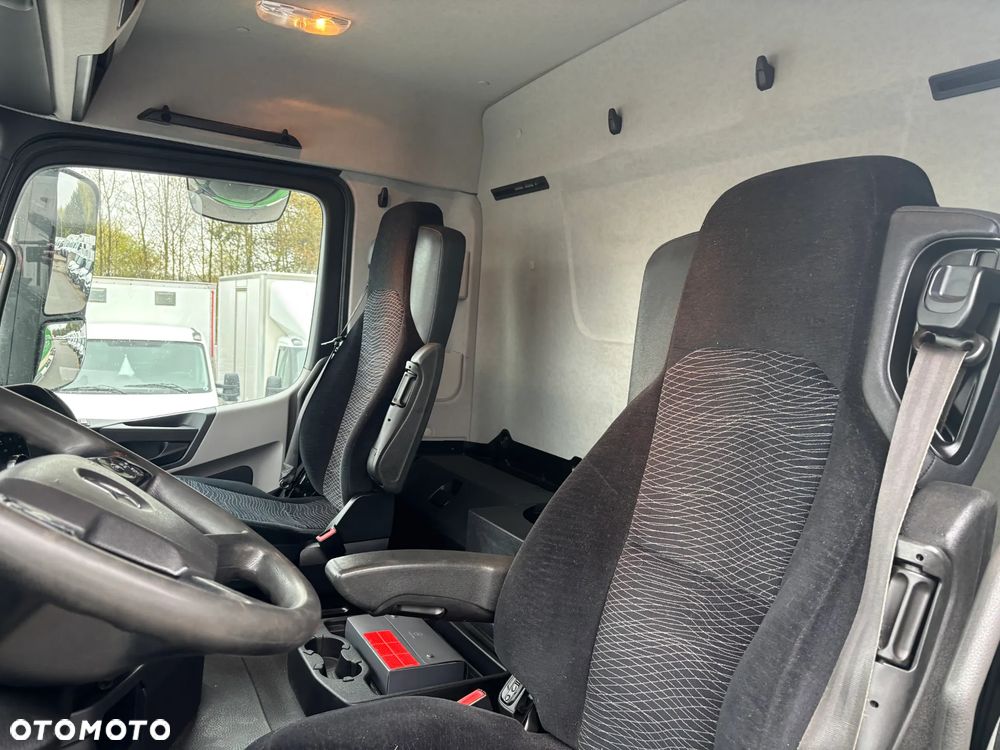 Mercedes-Benz ACTROS - 10