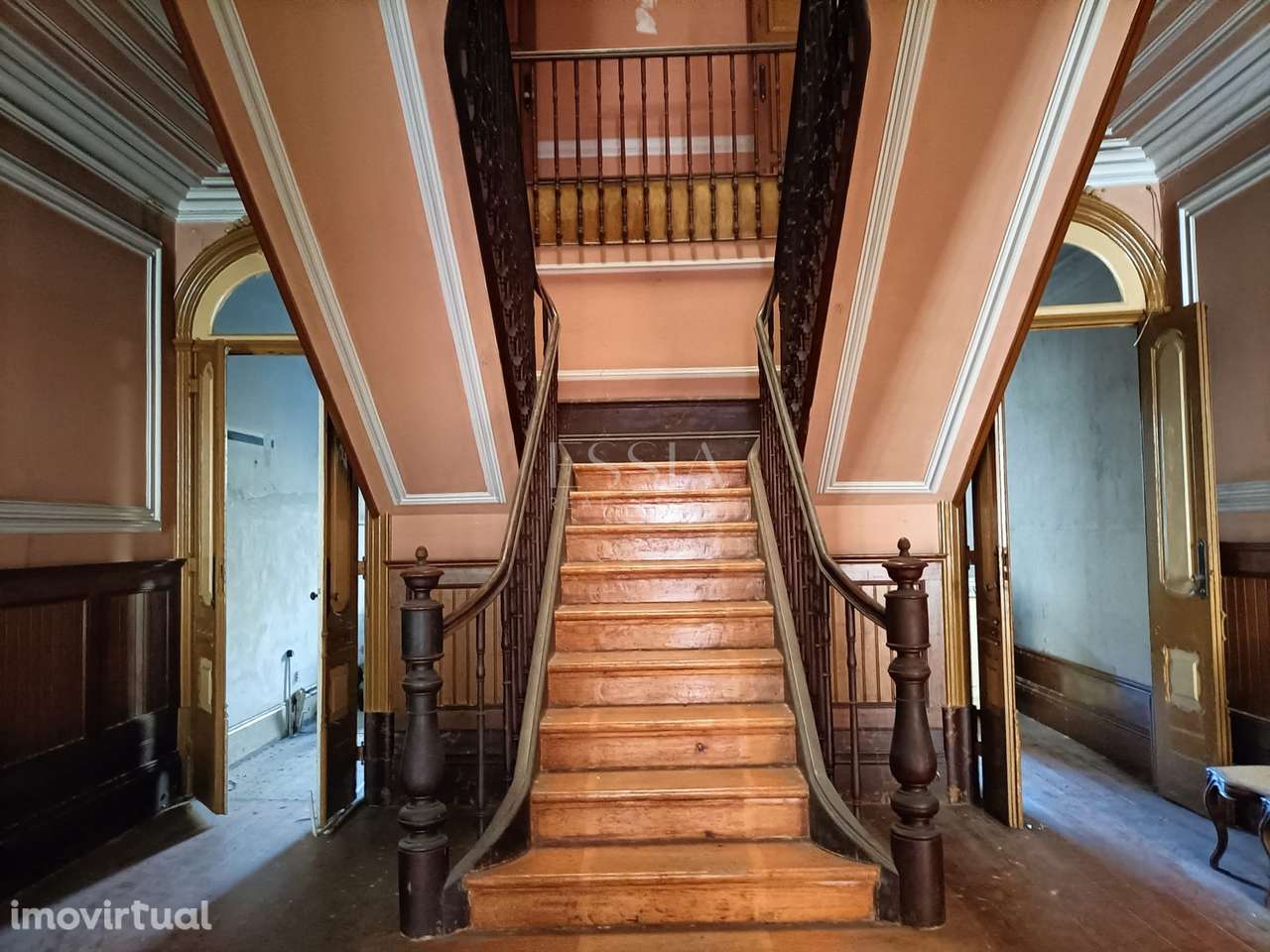 Prédio para Reconstrução na Praça da República, Porto - Grande imagem: 3/22