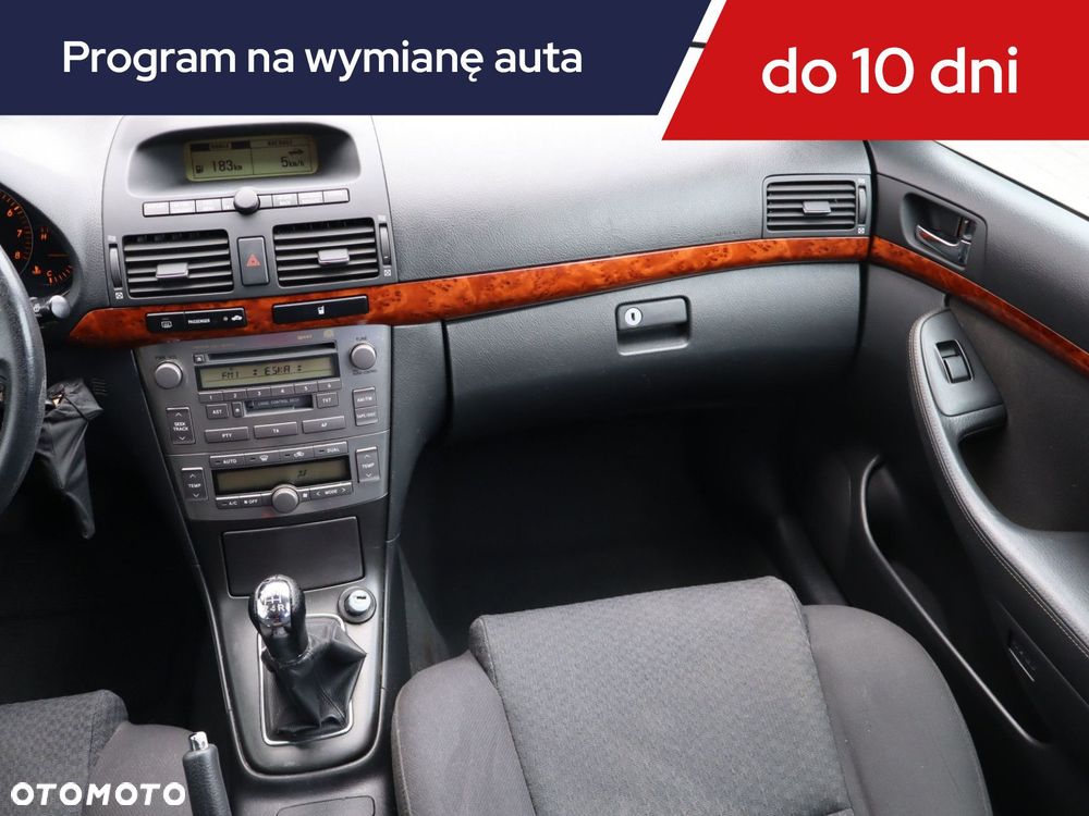Toyota Avensis - 10