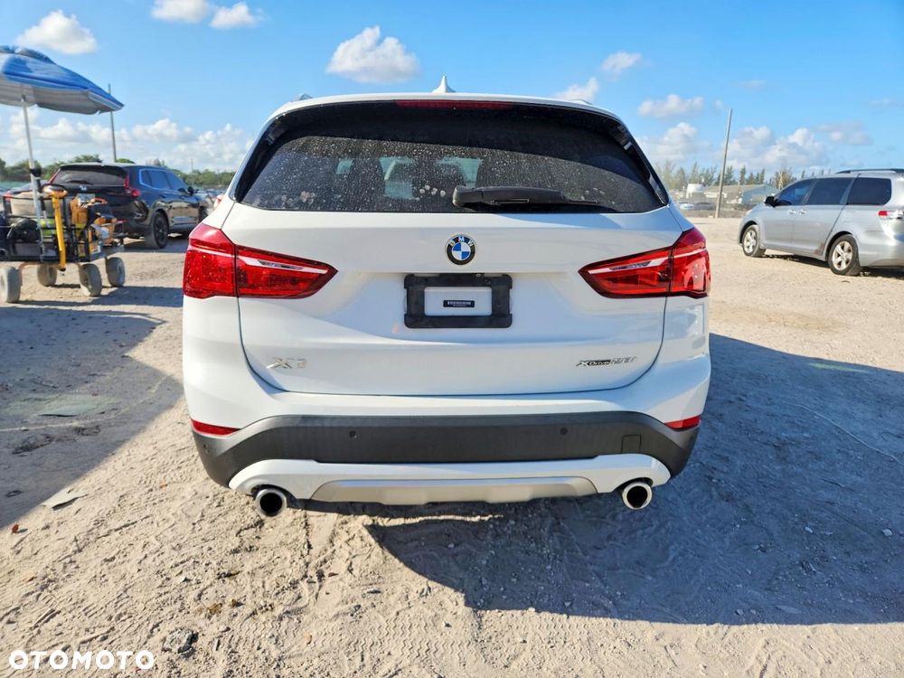 BMW X1 xDrive28i Sport Line - 7