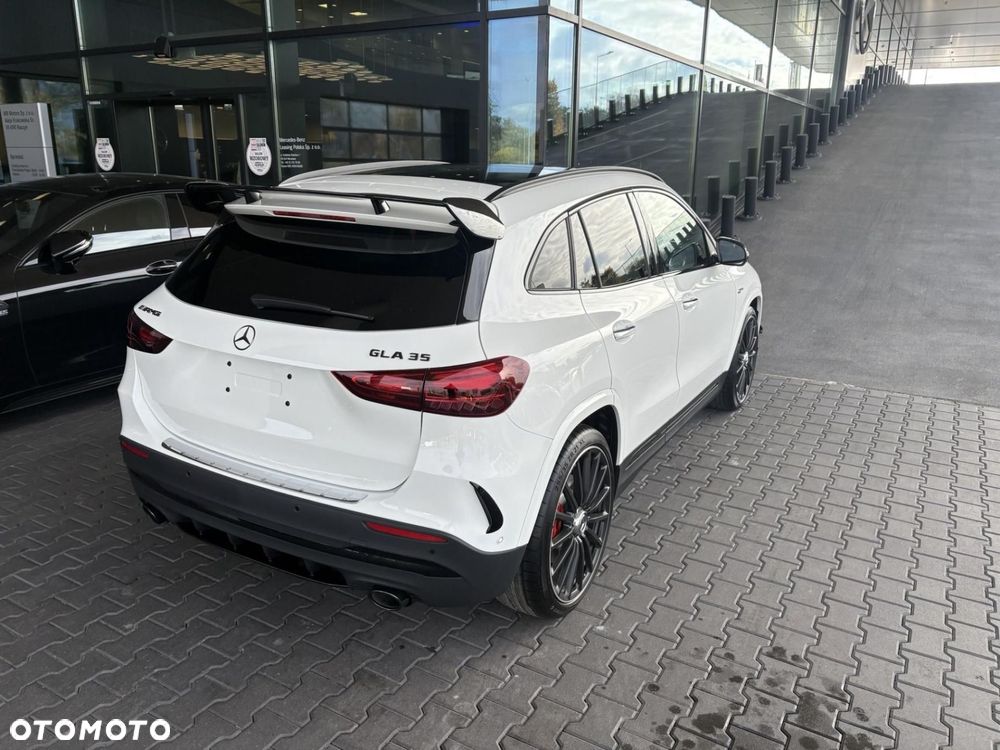 Mercedes-Benz GLA - 5