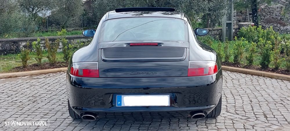 Porsche 911 (996) Carrera - 16