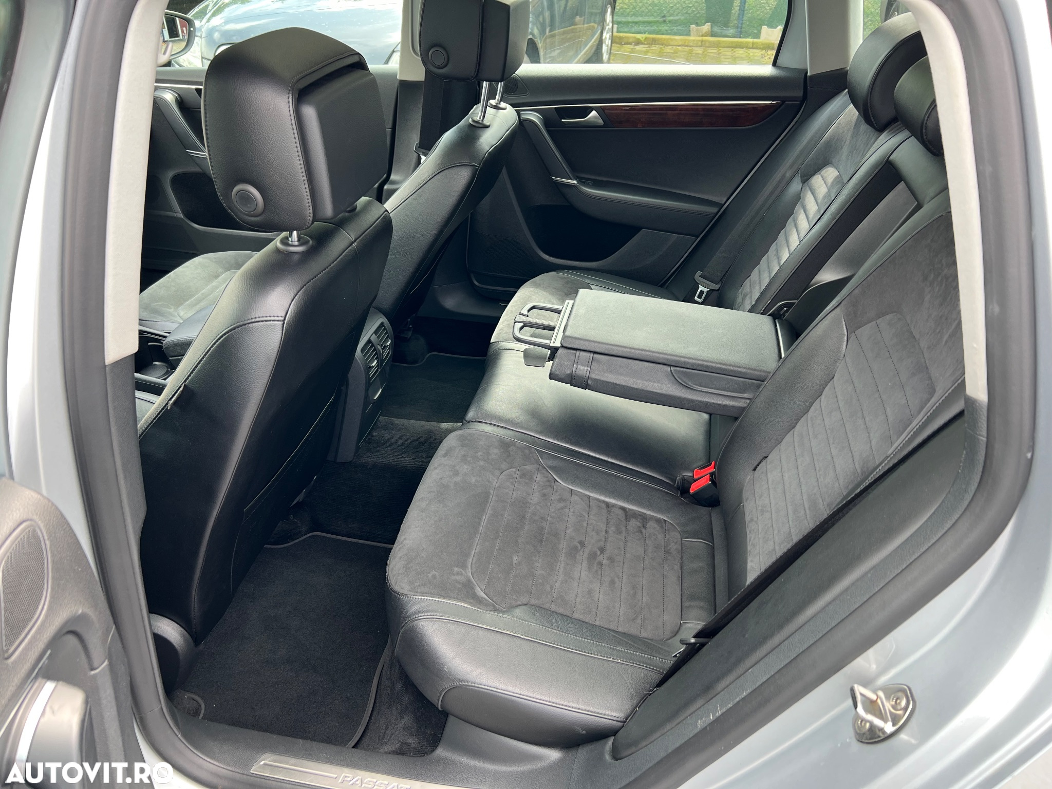 Volkswagen Passat Variant 2.0 TDI 4Motion BlueMotion Technology Highline - 8