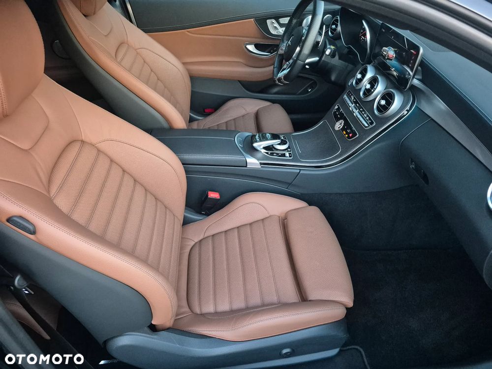 Mercedes-Benz Klasa C 43 AMG 4MATIC - 35
