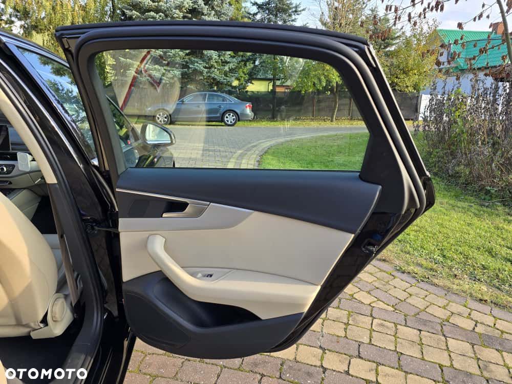 Audi A4 Limousine - 16