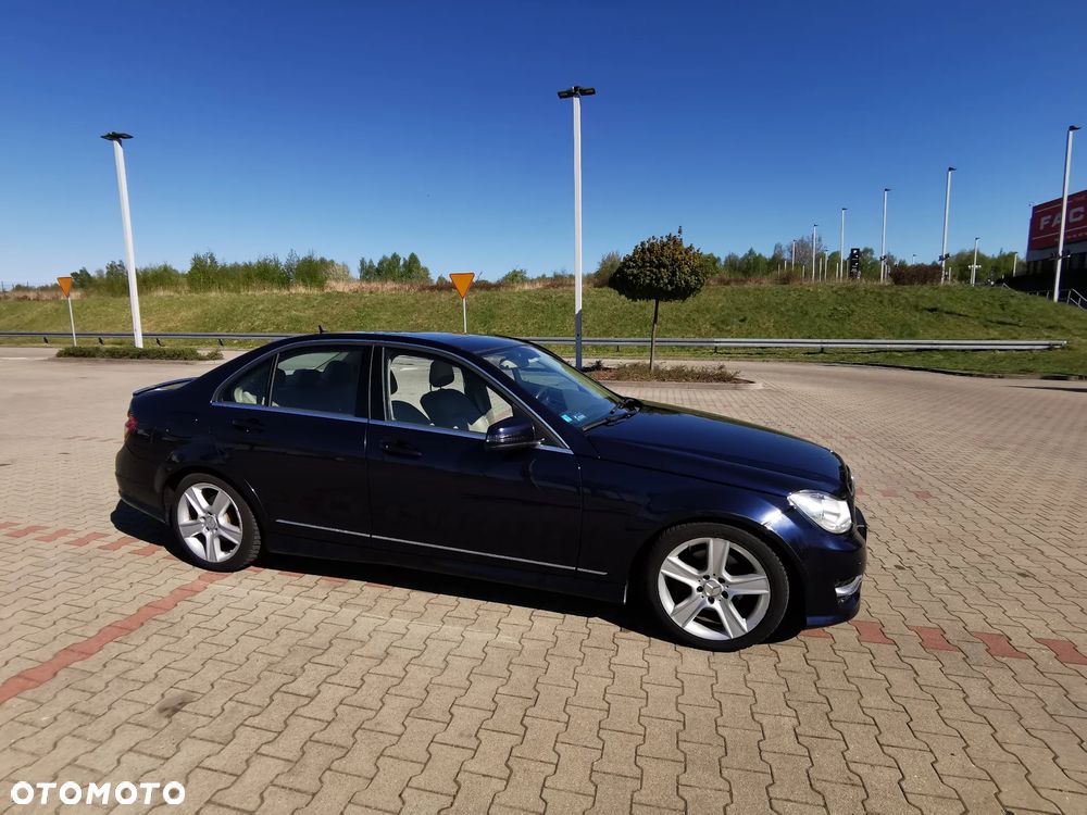 Mercedes-Benz Klasa C 300 4Matic 7G-TRONIC Avantgarde - 11