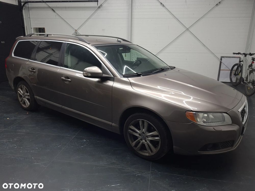 Volvo V70 2.4D Summum - 36