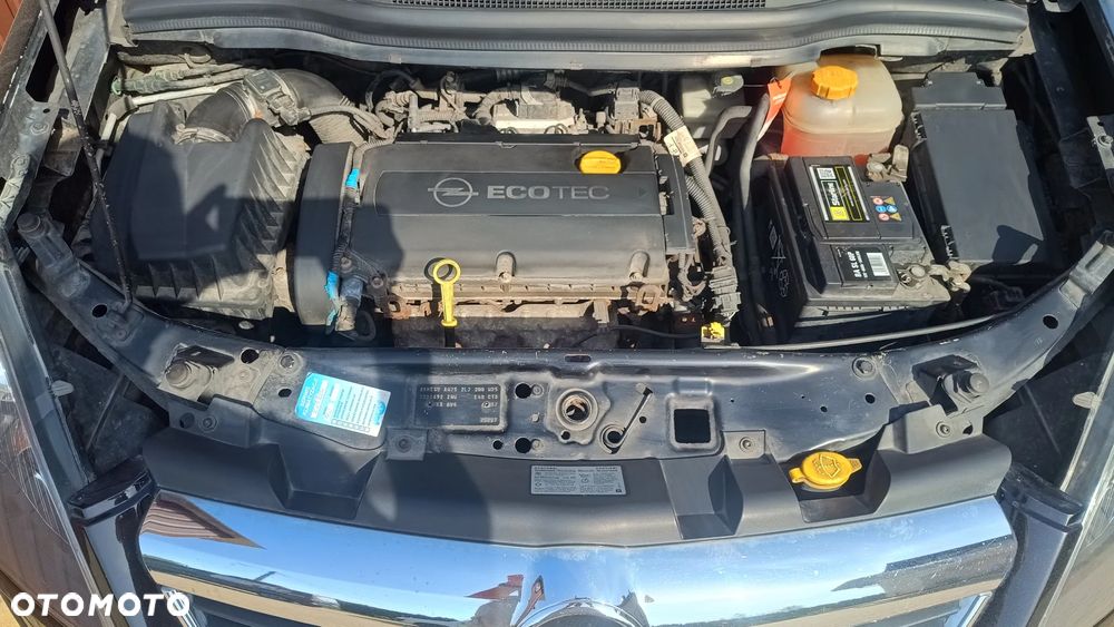 Opel Zafira 1.8 Cosmo - 9