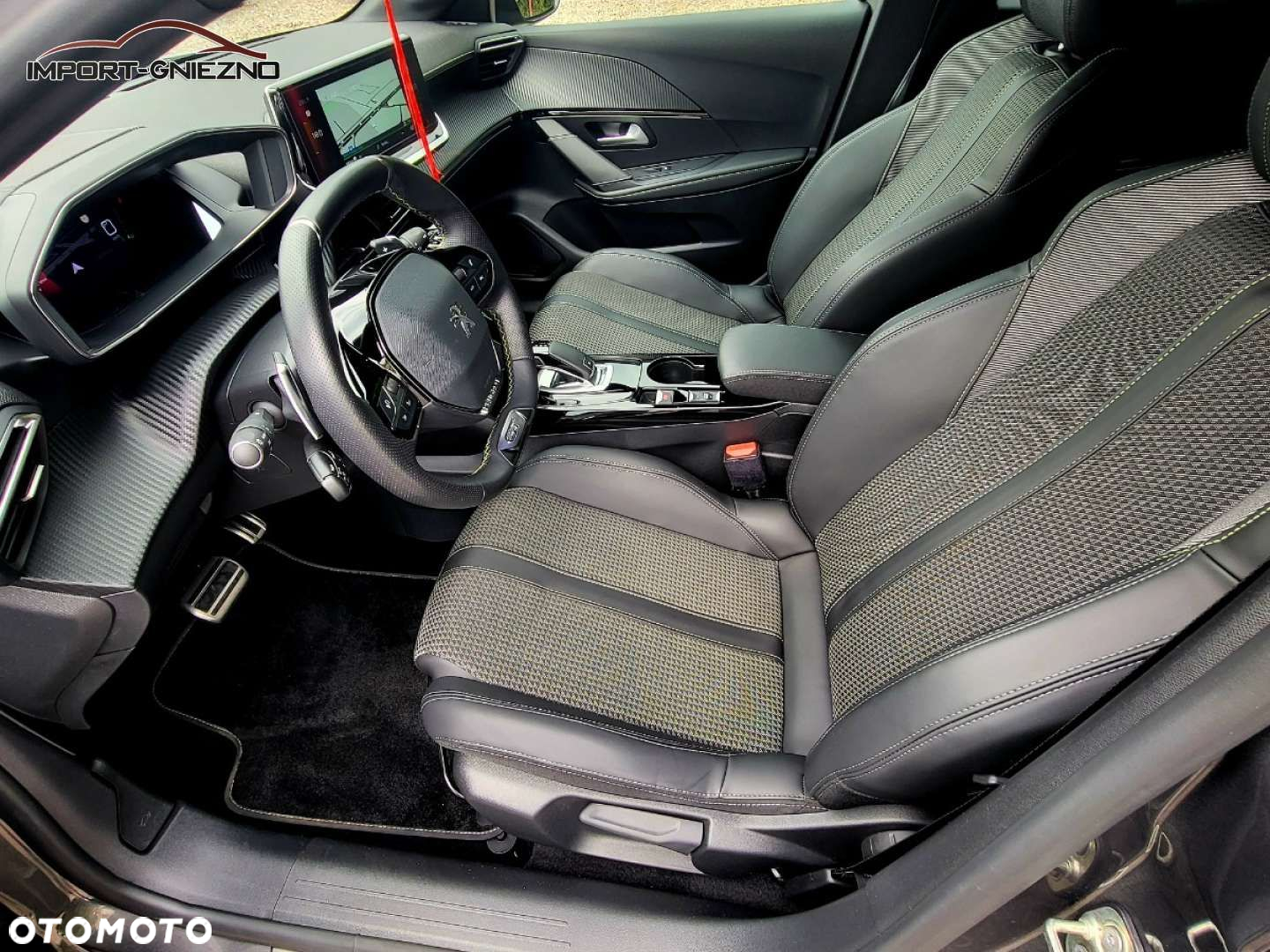 Peugeot 208 - 5