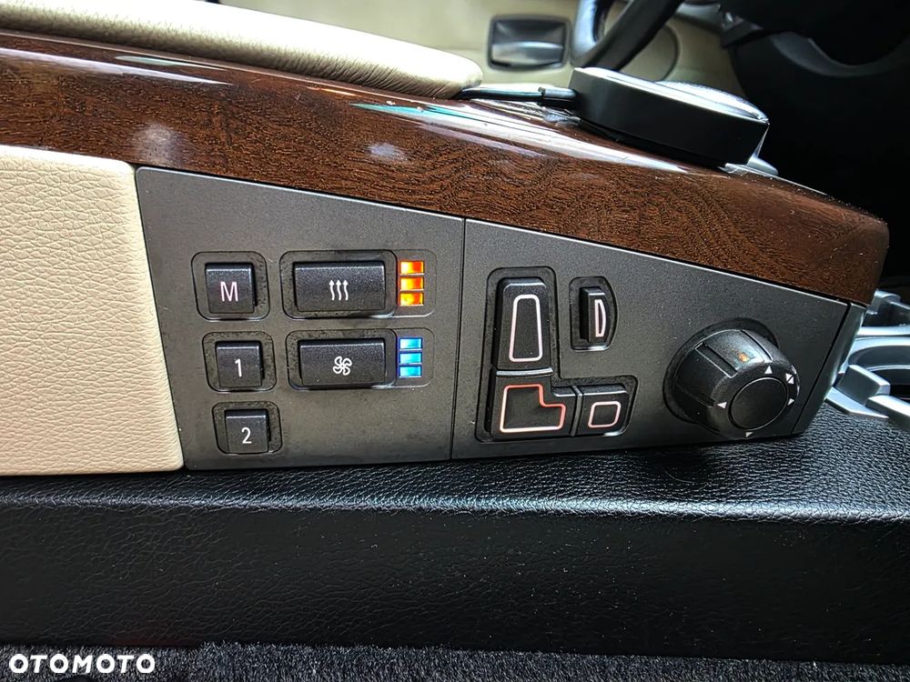 BMW Seria 7 - 31