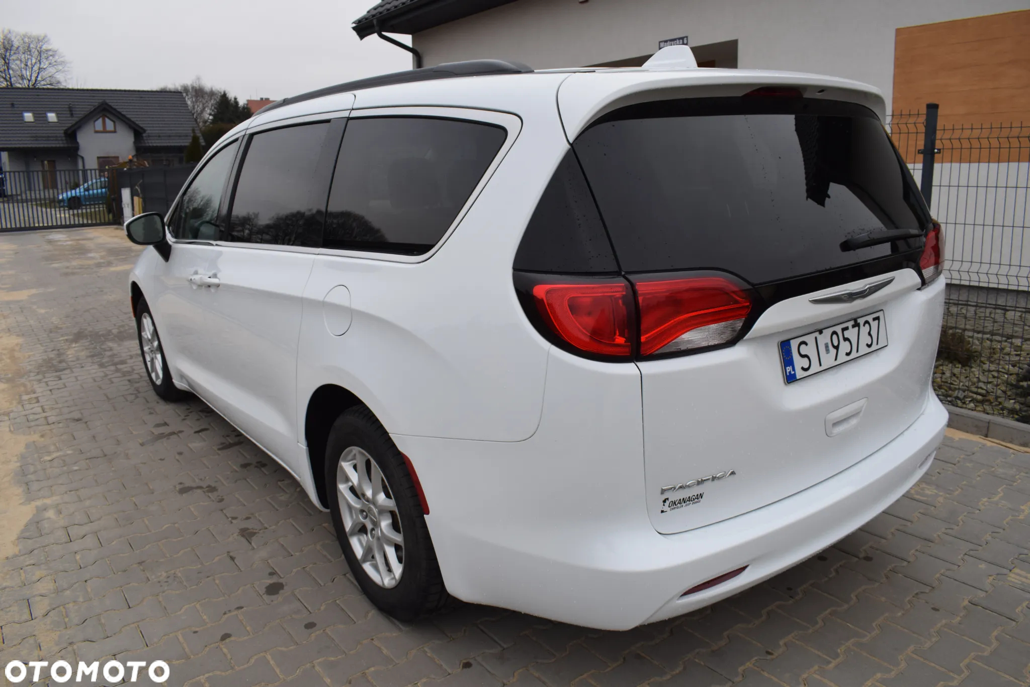 Chrysler Pacifica - 5
