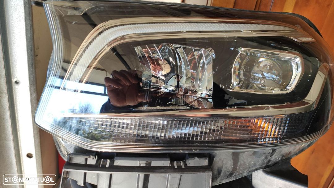 farol esquerdo Mercedes X470 full Led performance - 1