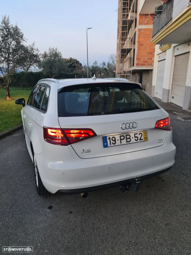 Audi A3 Sportback 1.6 TDI Attraction Ultra - 5