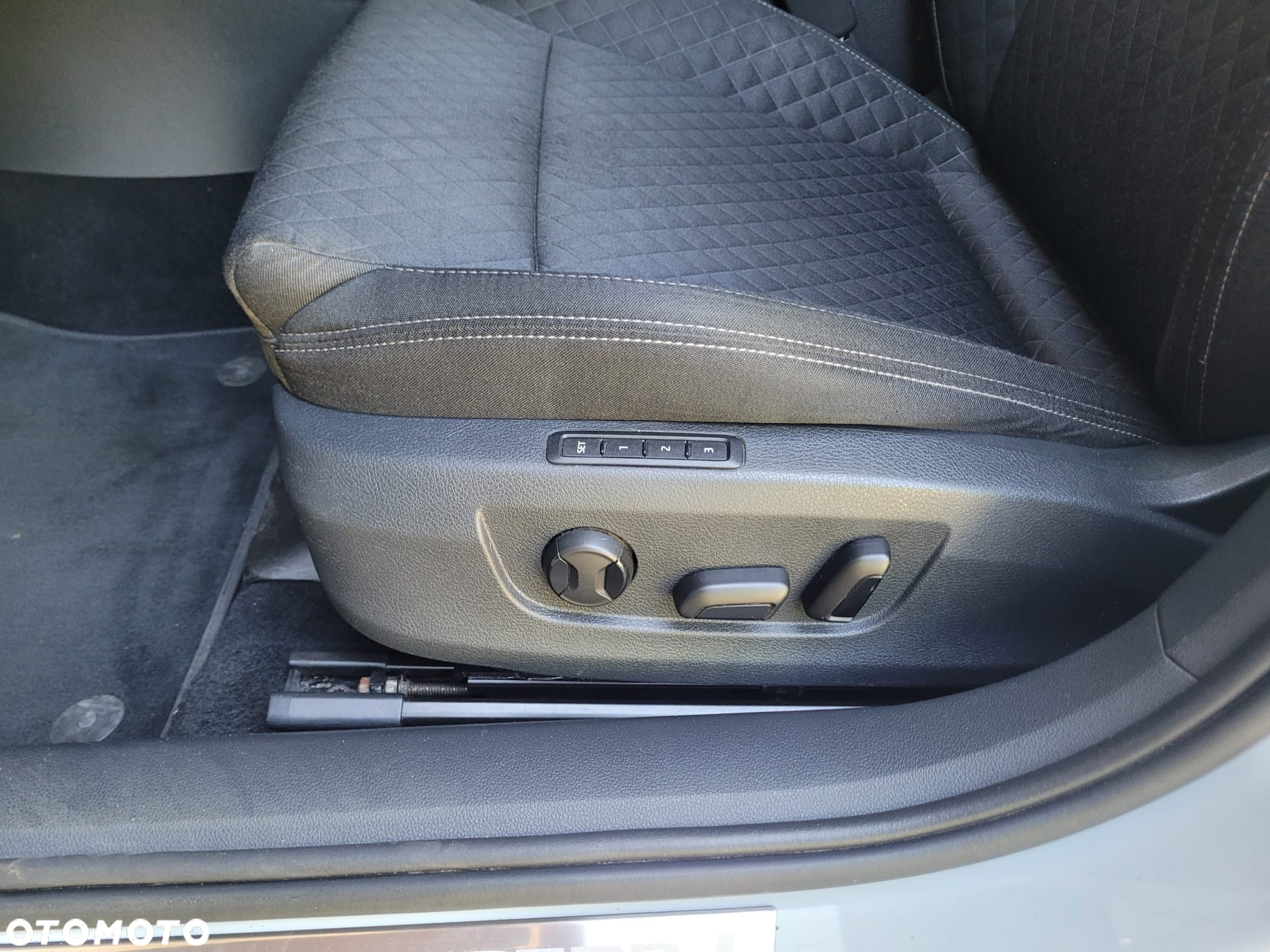 Skoda Superb 2.0 TDI DSG Premium Edition - 28