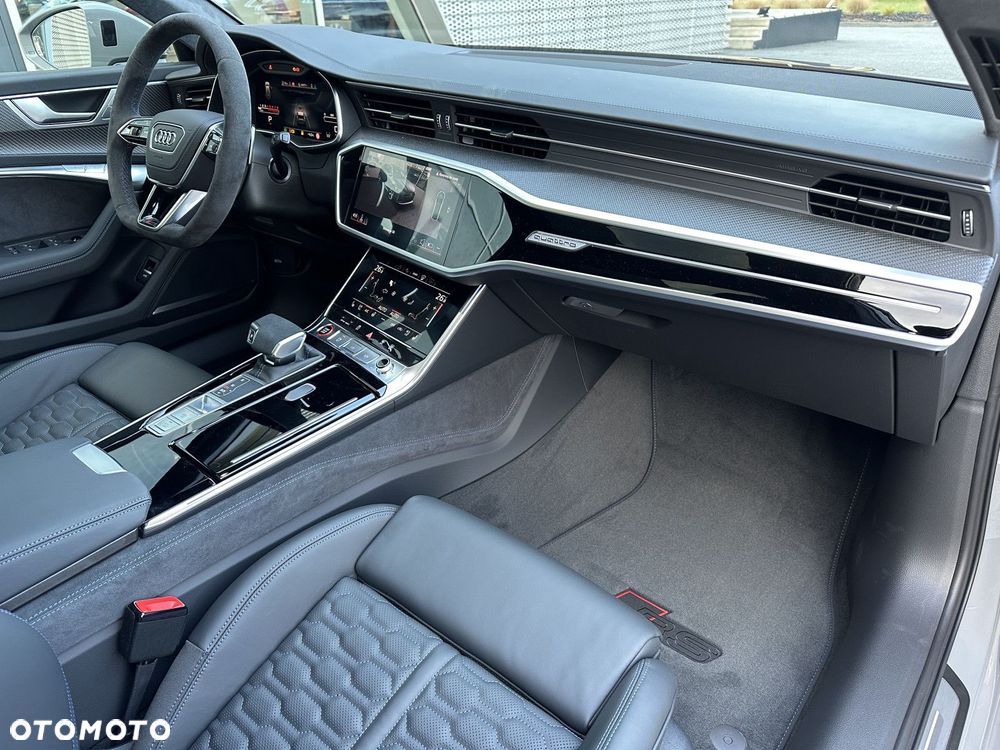 Audi RS6 Avant - 28
