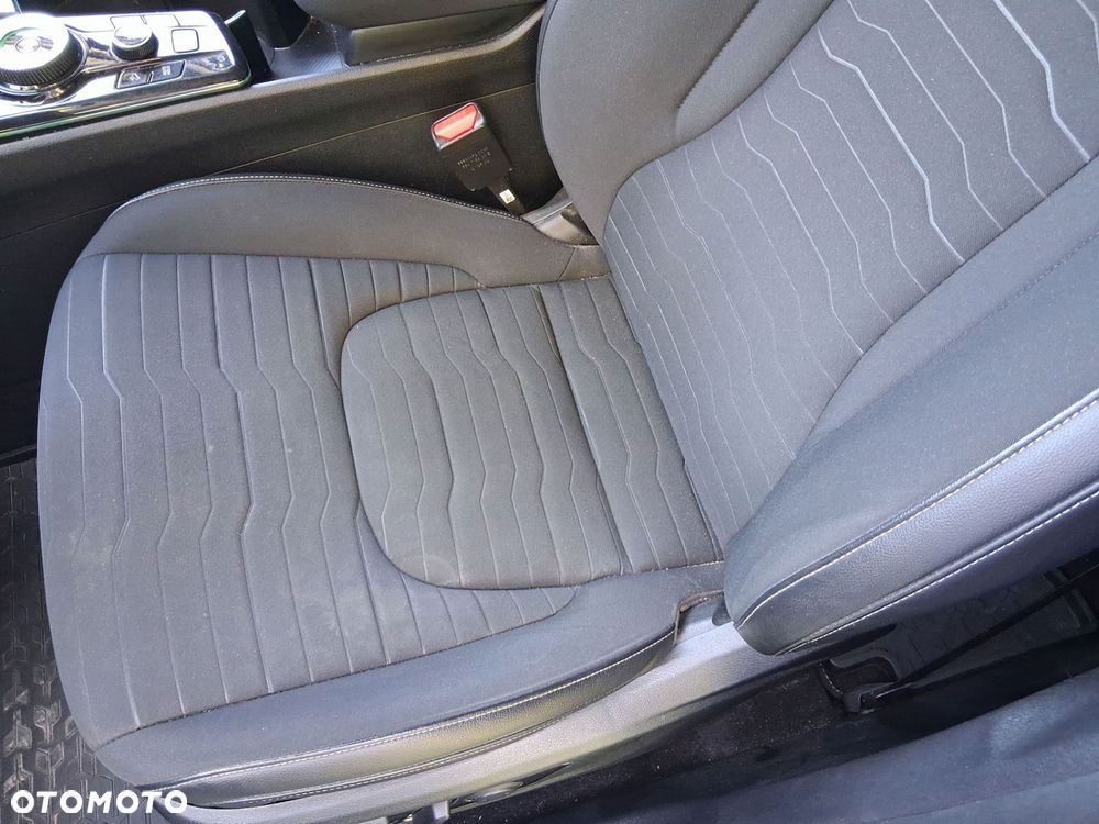 Kia Sportage 1.6 T-GDI MHEV Business Line 2WD DCT - 13