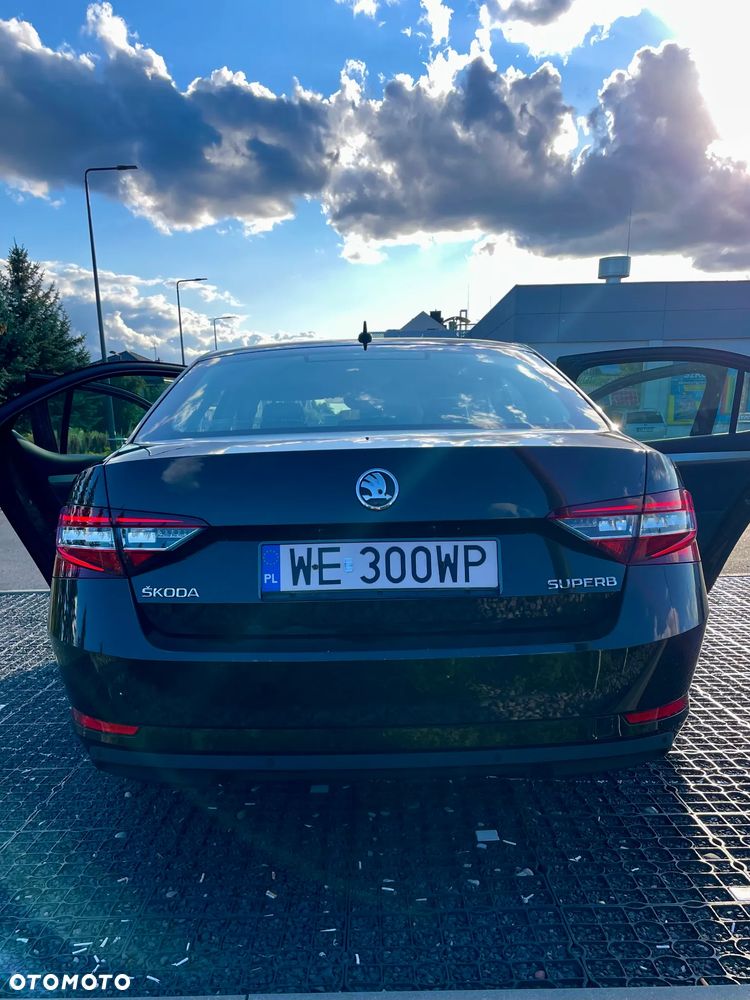 Skoda Superb 2.0 TDI Ambition DSG - 13