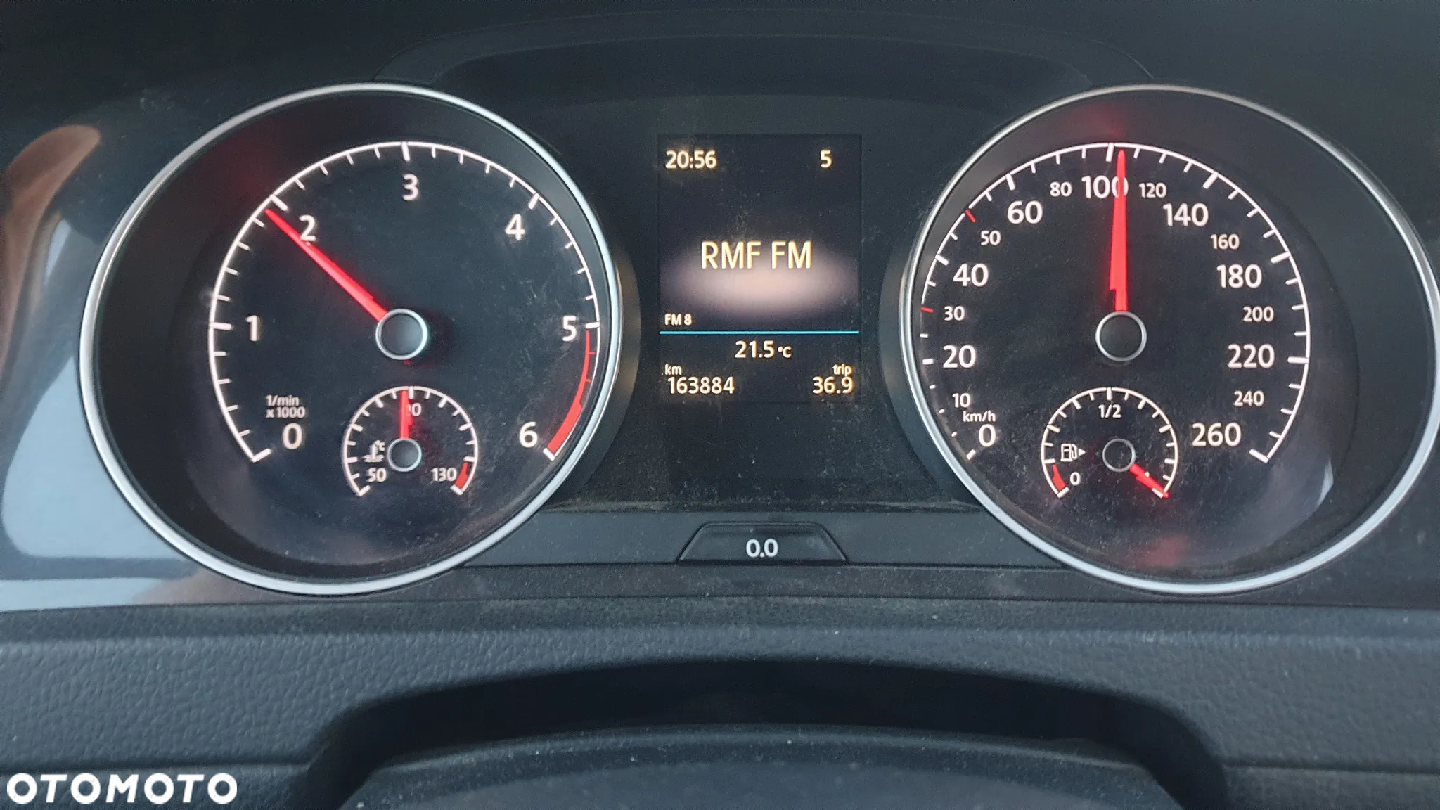 Volkswagen Golf VII 1.6 TDI BMT Comfortline - 11