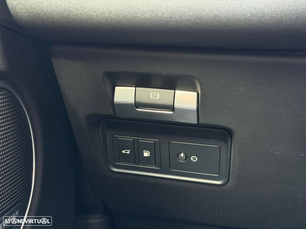 Land Rover Discovery Sport P300e Dynamic SE - 31