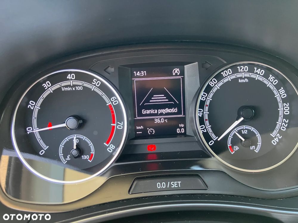 Skoda Fabia 1.0 TSI Monte Carlo - 19
