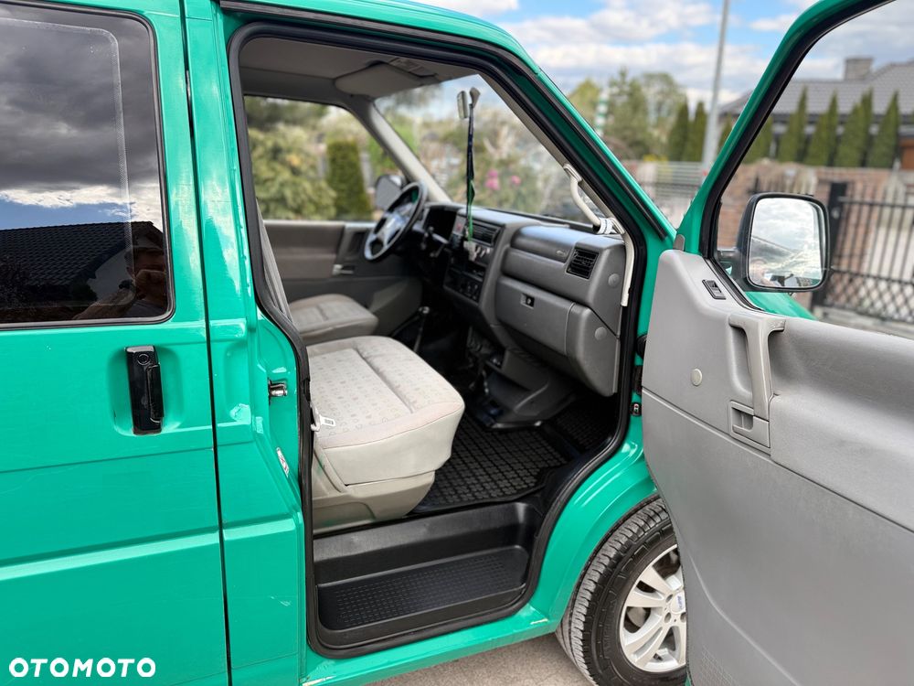 Volkswagen Caravelle GL - 13