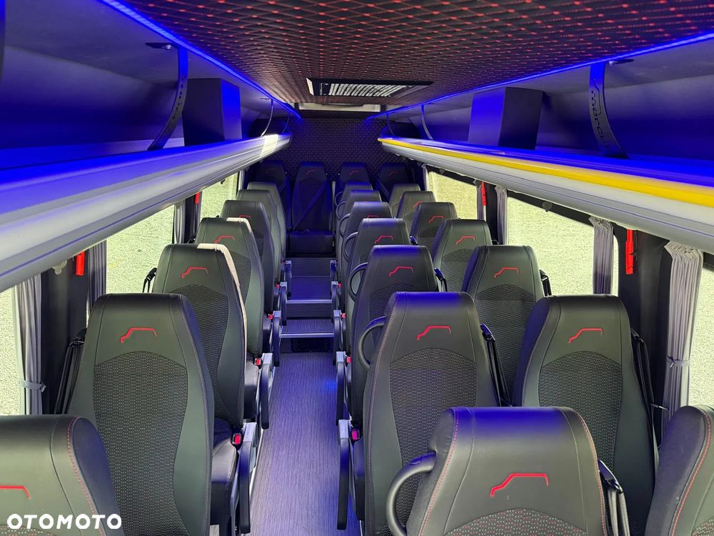 Mercedes-Benz Sprinter 517 - 13