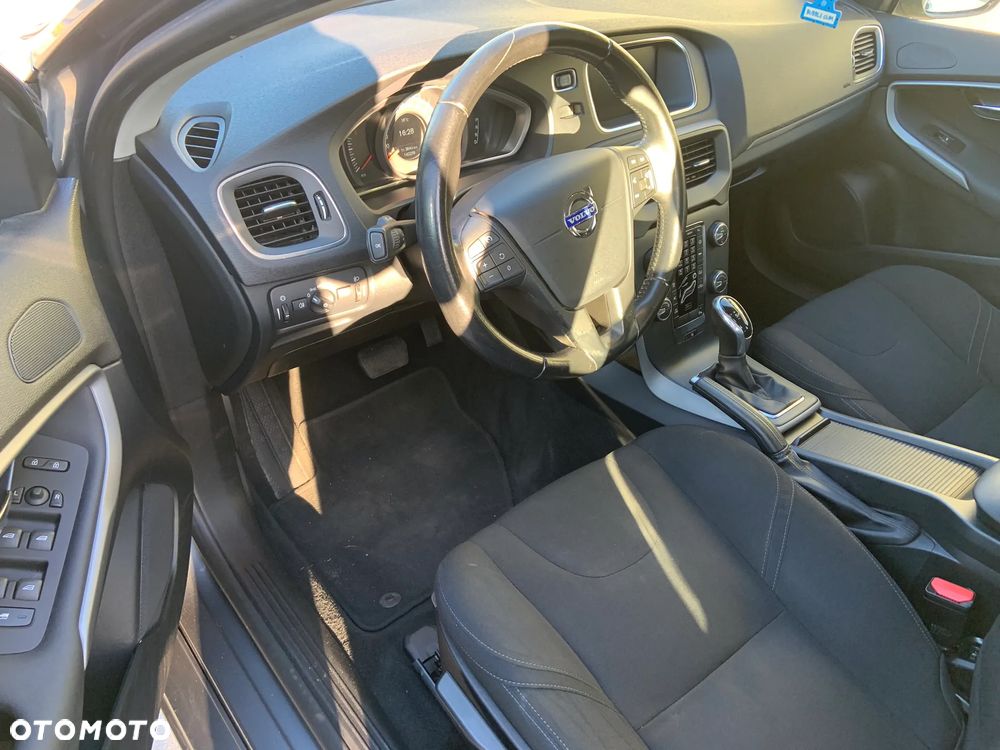 Volvo V40 D2 Kinetic - 8
