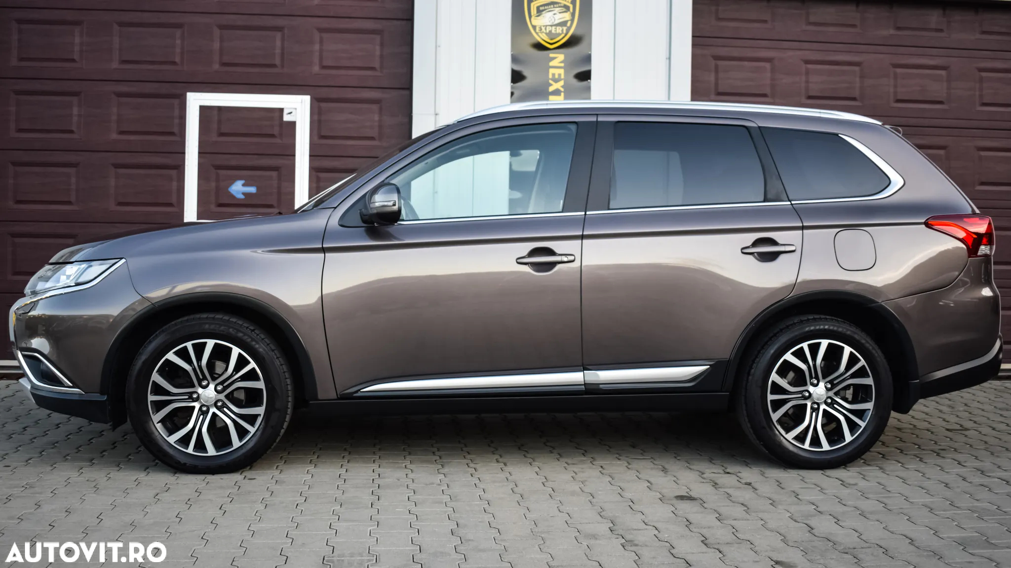 Mitsubishi Outlander 2.0 4WD CVT Plus - 4
